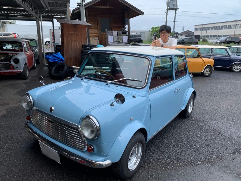 ローバーミニ　SpeedWell（スピードウェル） 爽やかなスピードウェルブルーのかわいいMini│SUNDAY TIMES